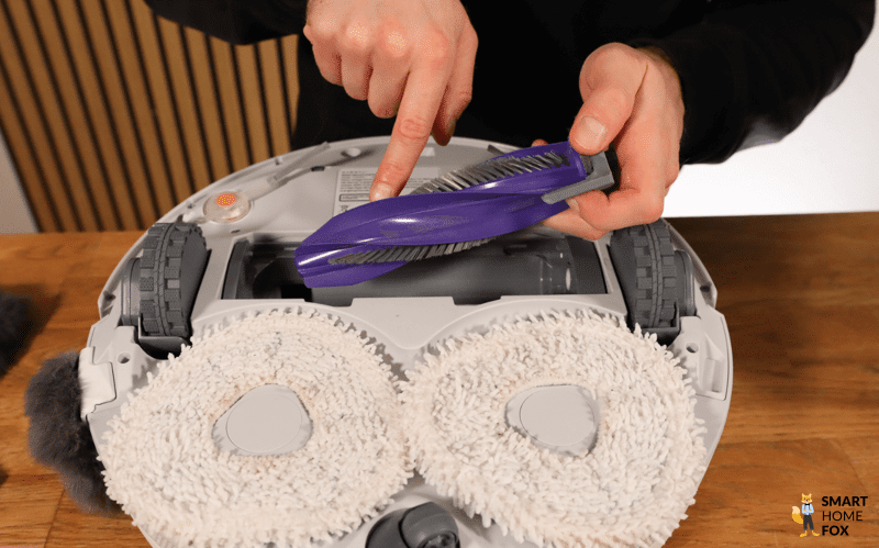 Die Anti Haaraufwicklungsbürste (sogenannte: Tangling Floating Brush 2.0) ist zu sehen.